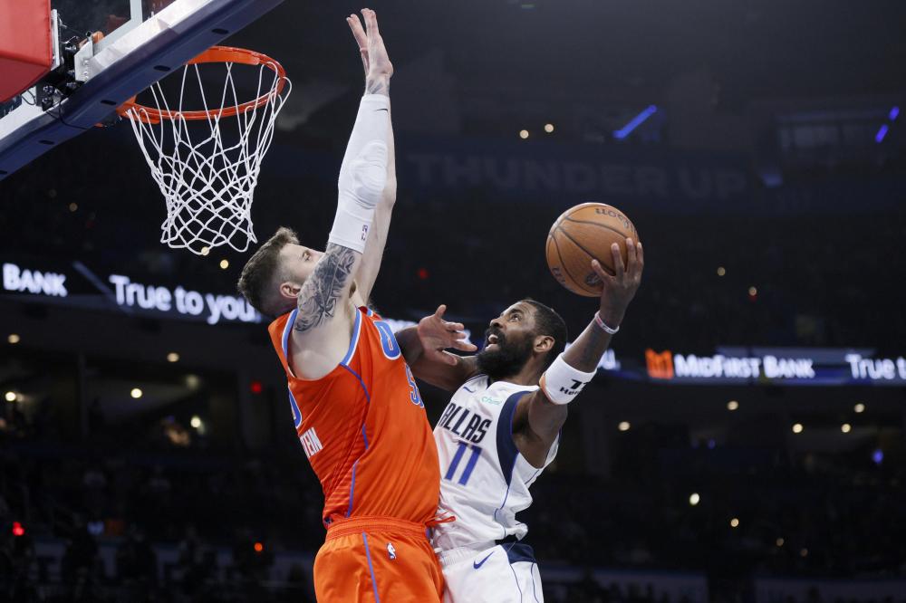 劳归功于詹 劳归功于詹